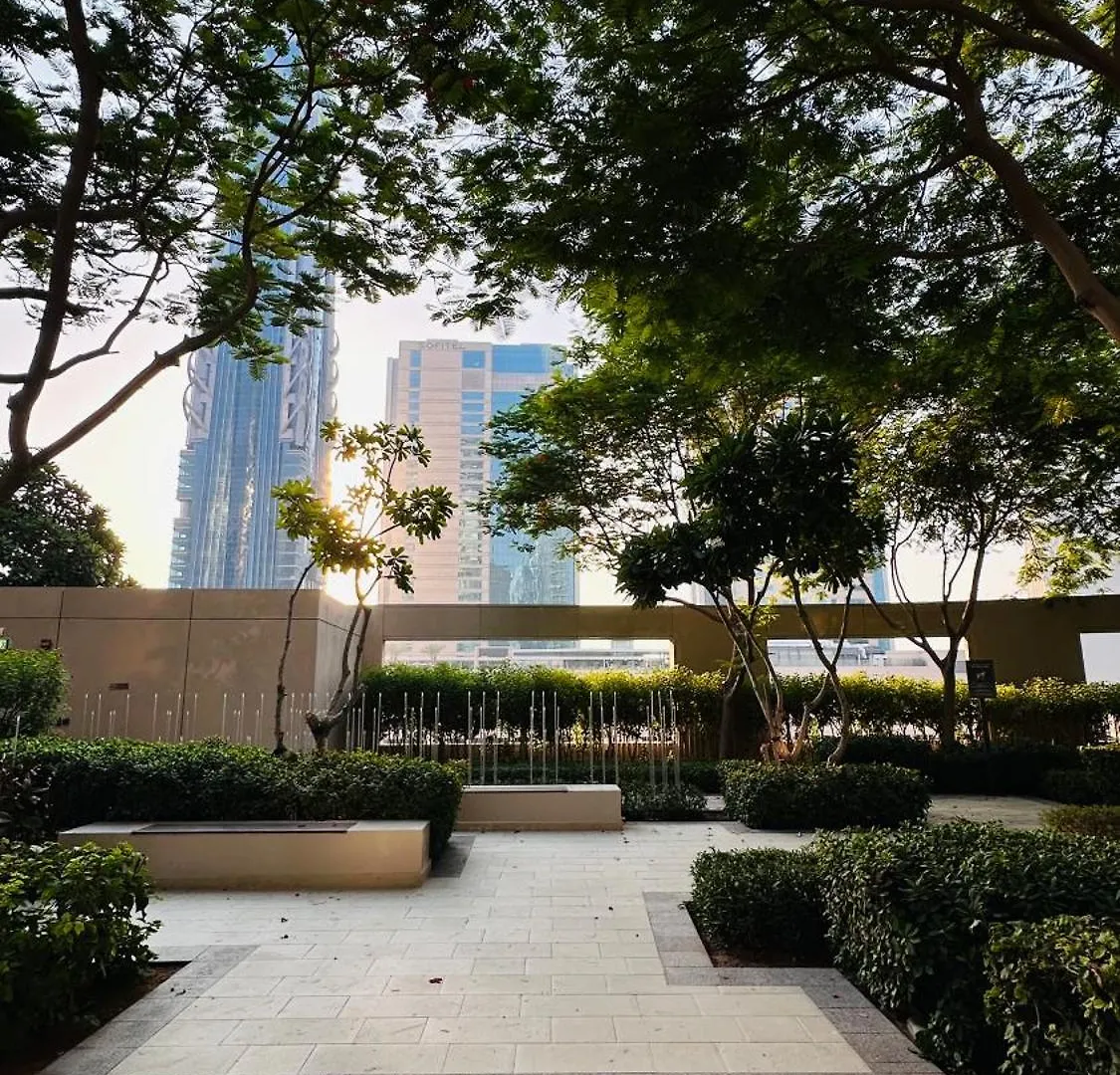 Dubai Mall Direct Connection Apartment - Burj Vista